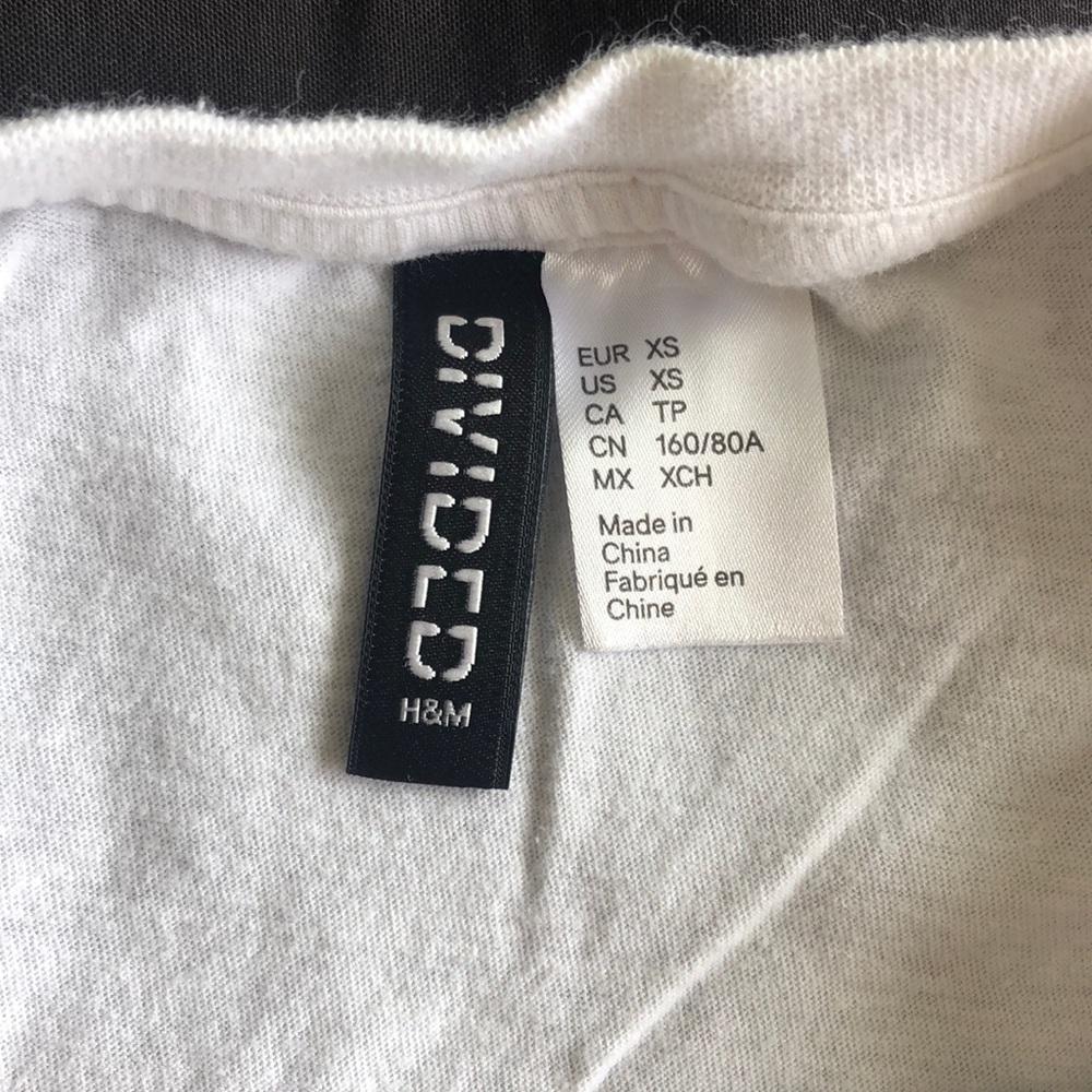 White tee - Picture 2 of 2